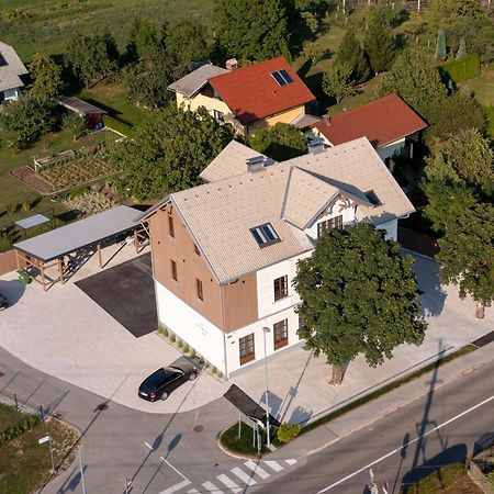 Kalan Boutique Stay Zirovnica Exteriér fotografie