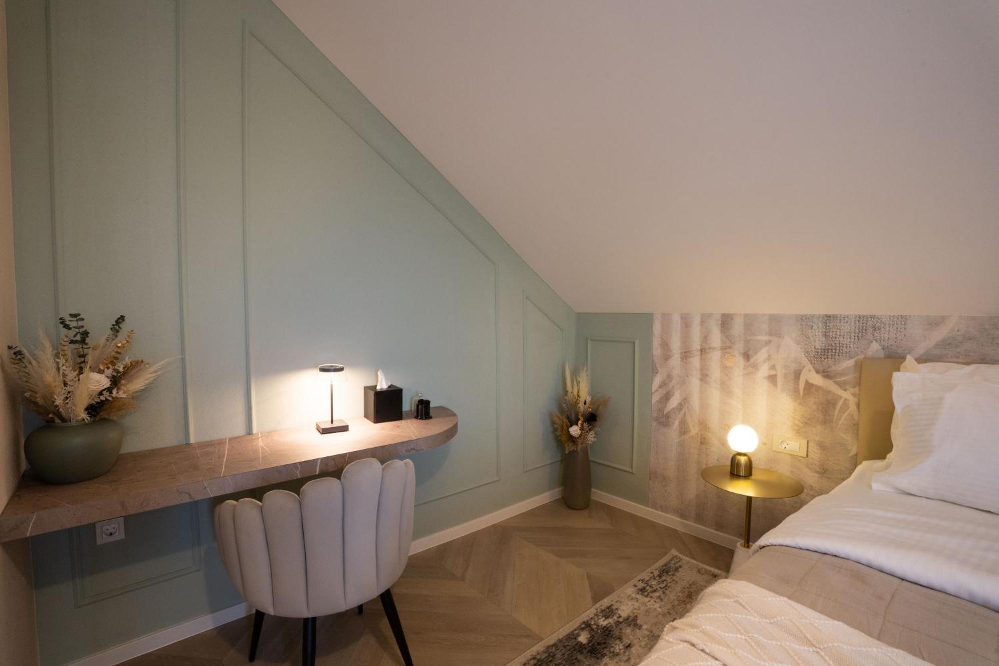 Kalan Boutique Stay Zirovnica Pokoj fotografie
